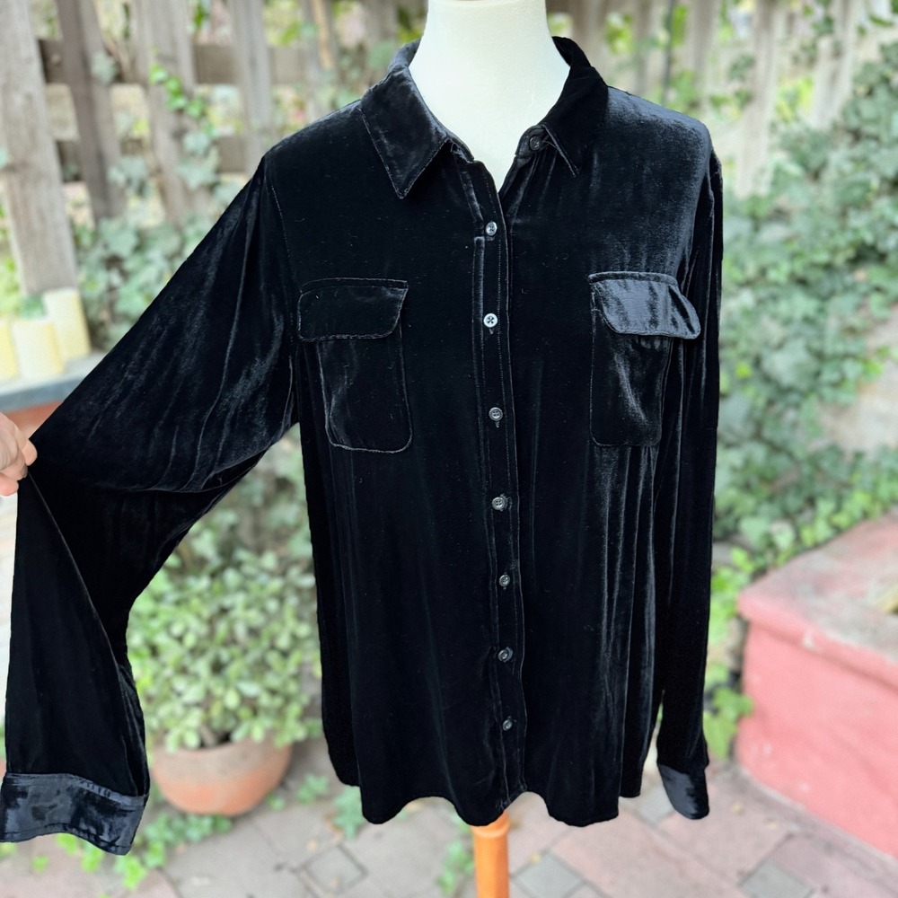 Orvis Shirt Womens XL Black Silk Velvet Button Up Long Sleeve Goth Retro Shacket